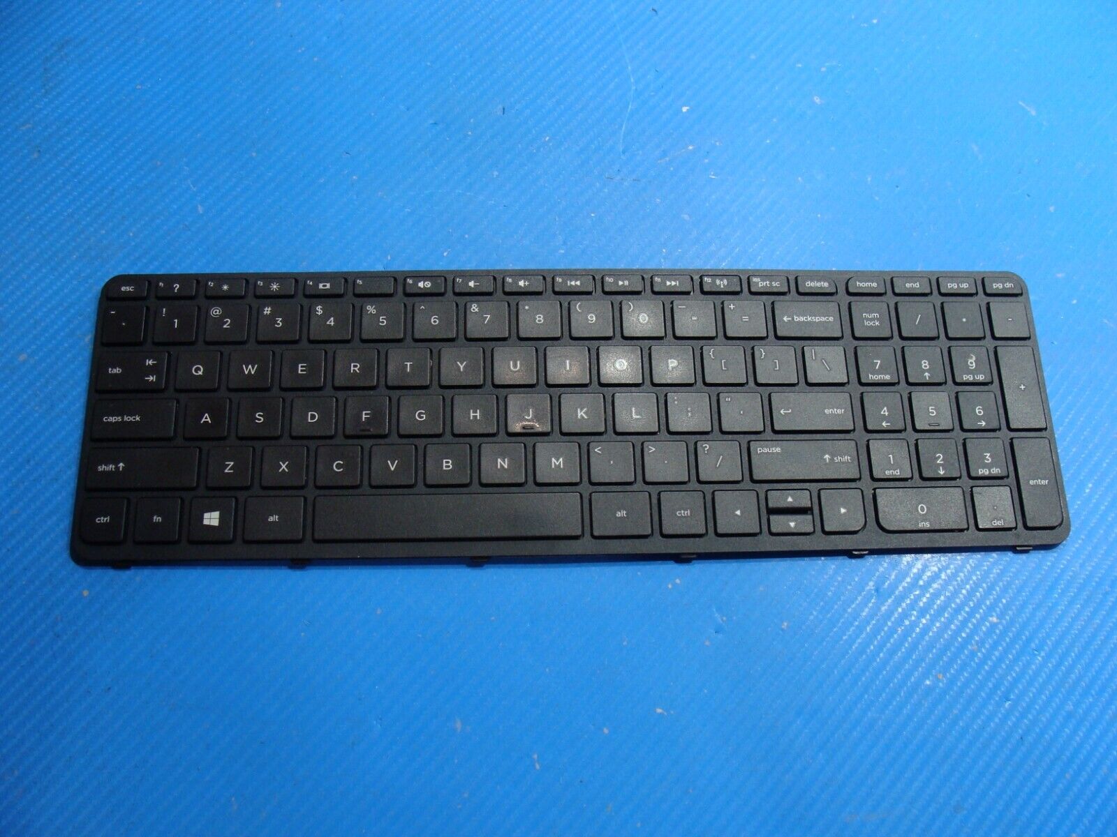 HP 15-f211wm 15.6 HP 15-f211wm 15.6